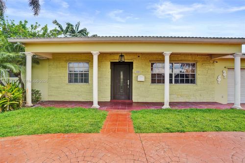 5306 Roosevelt St, Hollywood, FL, 33021-3944 | Card Image