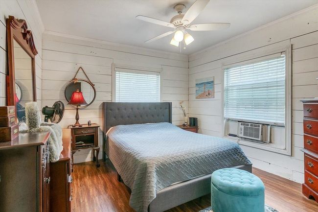 1121 18 Th St, House other with 3 bedrooms, 2 bathrooms and null parking in Orange TX | Image 21