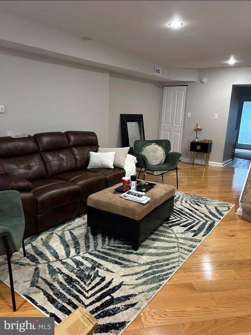 414 Durfor St, PHILADELPHIA, PA, 19148-3930 | Card Image