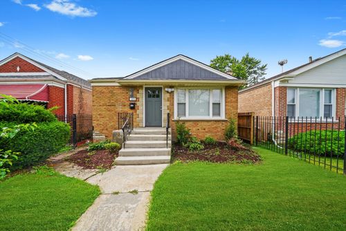819 E 98th Pl, Chicago, IL, 60628-1525 | Card Image