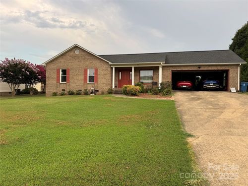 1619 Heron Ct, Newton, NC, 28658-7616 | Card Image