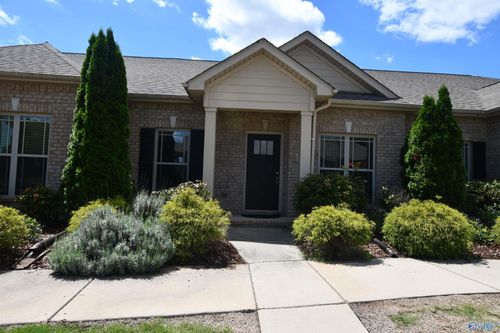 97 Cypress Grove Ln Sw, Huntsville, AL, 35824-4045 | Card Image