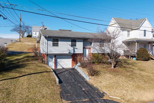 801 Grayson Ave, Waynesboro, VA, 22980 | Card Image