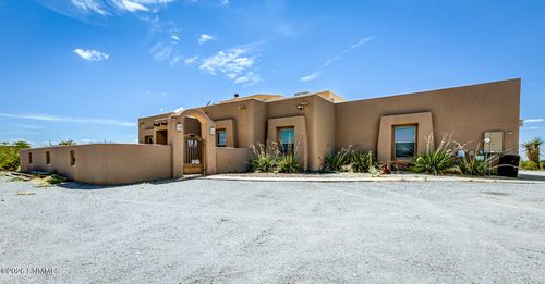 2028 Sandhill Rd, Las Cruces, NM, 88012-7325 | Card Image
