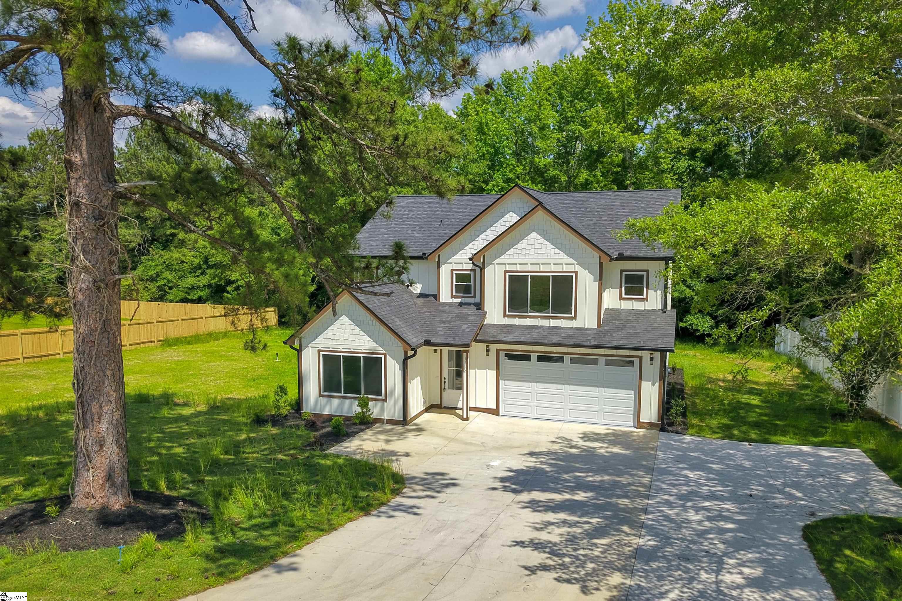 Davis Rd, Woodruff, SC 29388