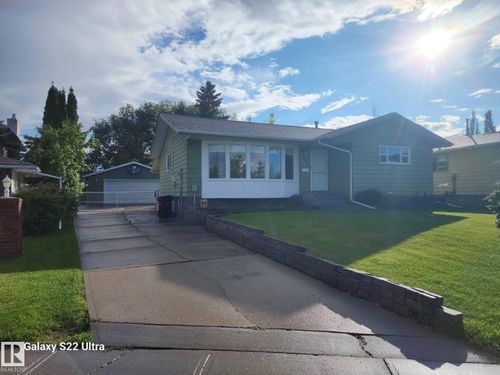 4203 42 Ave, Leduc, AB, T9E4S2 | Card Image