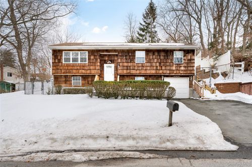 189 Broadway, Rocky Point, NY, 11778-9792 | Card Image