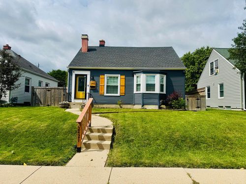 2421 S 65th St, WEST ALLIS, WI, 53219-2021 | Card Image