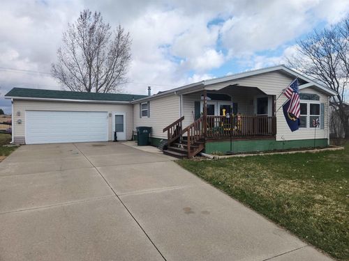 440 Red Spruce Ave, Baraboo, WI, 53913-8993 | Card Image