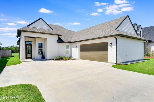 103 Queen Palm Cir, Youngsville, LA, 70592-5296 | Card Image