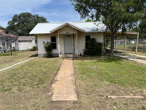 1803 S Pecan St, Brady, TX, 76825-6741 | Card Image