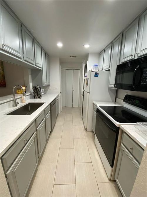 apt-214-806 W 24th St, Austin, TX, 78705-4722 | Card Image