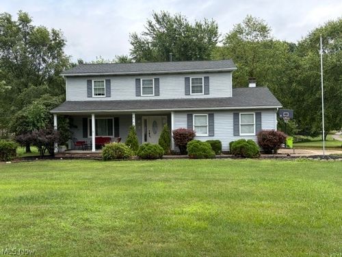 8761 Crow Dr, Macedonia, OH, 44056-1647 | Card Image