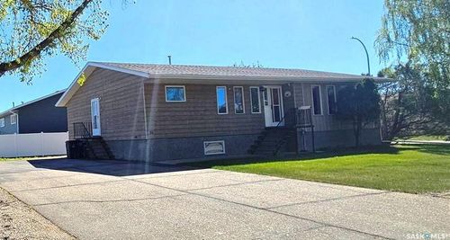 51 Harrigan Cres, Maple Creek, SK, S0N1N0 | Card Image