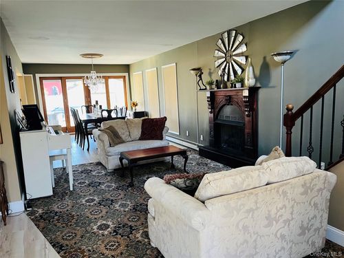 17 Sterling Dr, Lake Grove, NY, 11755-2320 | Card Image