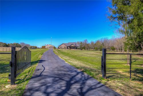 950 Rs County Road 1520, Point, TX, 75472-5124 | Card Image