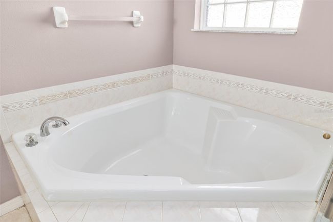 Master Bathroom | Image 20