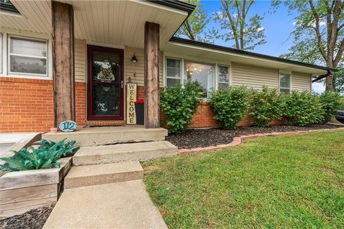 112 Delores St, Excelsior Springs, MO, 64024-1104 | Card Image