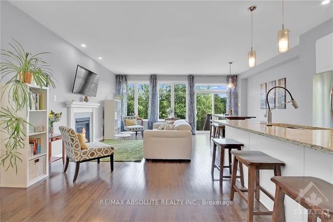 266 Wood Acres Grve, House attached with 3 bedrooms, 3 bathrooms and 2 parking in Blossom Park - Airport and Area ON | Image 10
