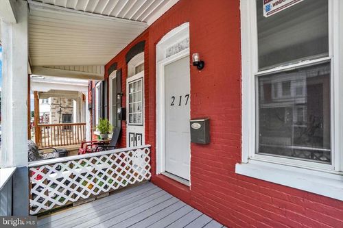 217 S West St, YORK, PA, 17401-3739 | Card Image