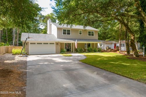 135 Mimosa Blvd, Pine Knoll Shores, NC, 28512-6523 | Card Image