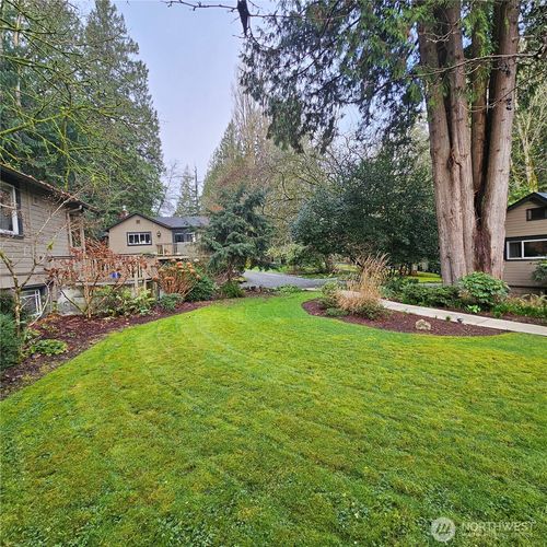 9380 Ferncliff Ave Ne, Bainbridge Island, WA, 98110-2914 | Card Image