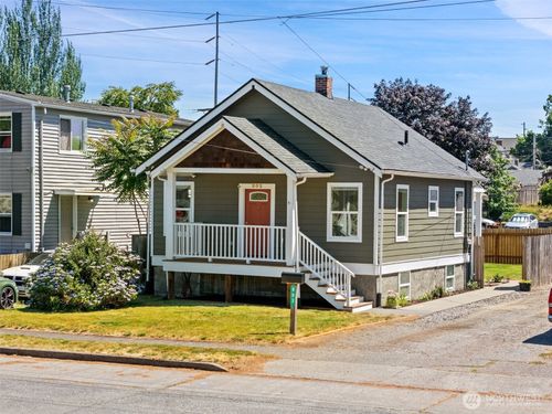 902 Hewitt Ave, Bremerton, WA, 98337-1065 | Card Image