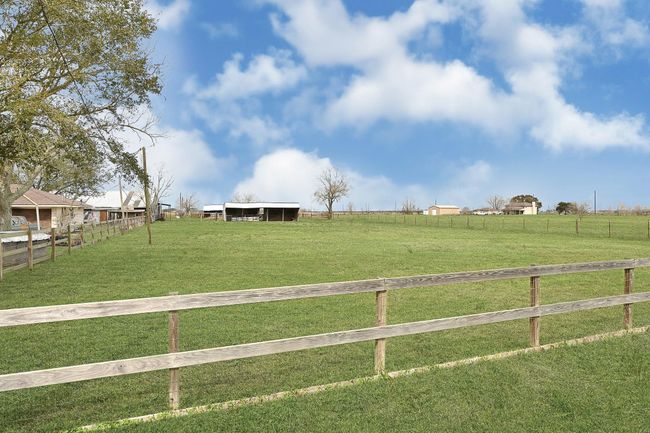 extra lot to complete the 4 acres on the right side of the house. | Image 29