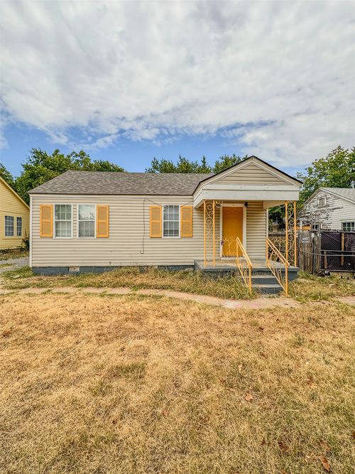 1507 Sw D Ave, Lawton, OK, 73501-4256 | Card Image