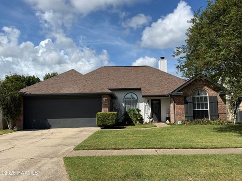 303 Rushmore Ln, Youngsville, LA, 70592-5427 | Card Image