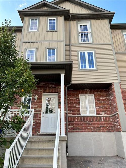 24-55 Mooregate Crescent, Kitchener, ON, N2M2E9 | Card Image