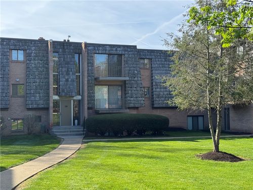 1632 Forest Green Dr, Coraopolis, PA, 15108-2781 | Card Image