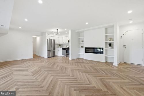 apt-ta3-7839 Enola St, MCLEAN, VA, 22102-7825 | Card Image