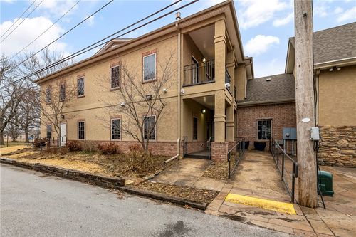 205-409 W Poplar St, Rogers, AR, 72756-4560 | Card Image