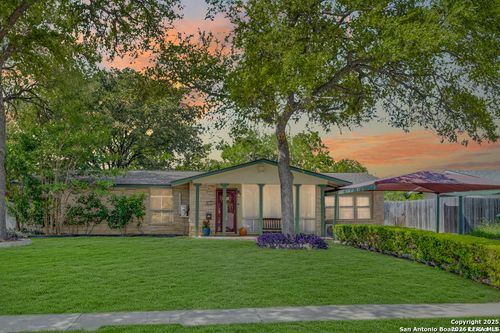 311 Waring Dr, San Antonio, TX, 78216-6831 | Card Image