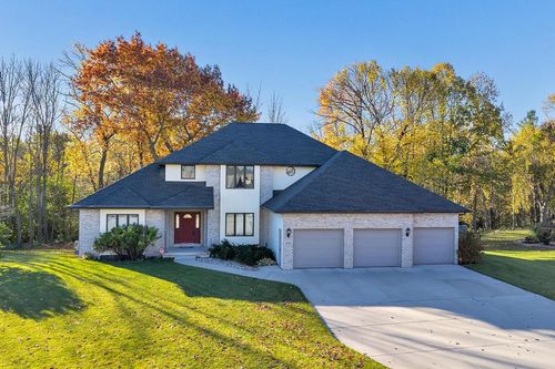 1653 Crimson Court, LAWRENCE, WI, 54115 | Card Image
