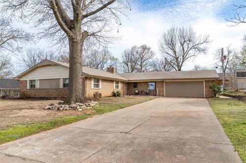 509 W Hillcrest Ave, Stillwater, OK, 74075-1307 | Card Image