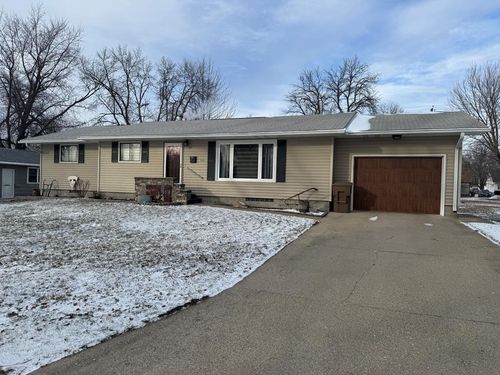 824 Lake St, Rockwell City, IA, 50579-1221 | Card Image