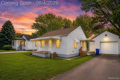 24895 Marigold Ave, Warren, MI, 48089-3837 | Card Image