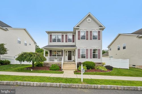 2041 Sunnyvale Dr, PENNSBURG, PA, 18073-1265 | Card Image