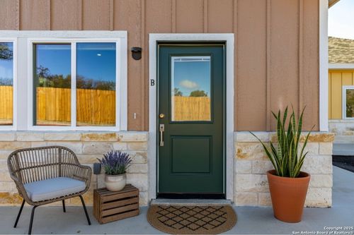 unit-b-705 Fifth St, Comfort, TX, 78013-2363 | Card Image