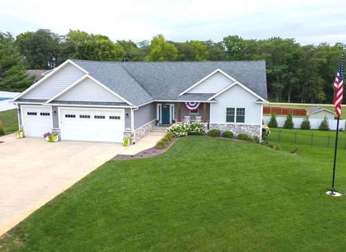 9807 Northridge Cir, Clinton, IL, 61727-9622 | Card Image
