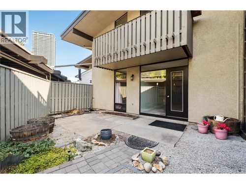 14-353 Boyce Cres, Kelowna, BC, V1Y5Z7 | Card Image