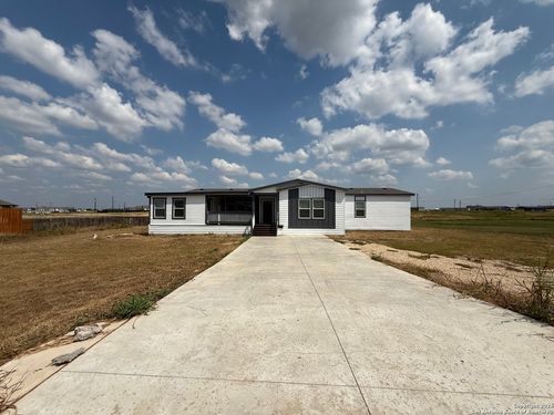 211 Bianca Cir, Del Valle, TX, 78617-2648 | Card Image