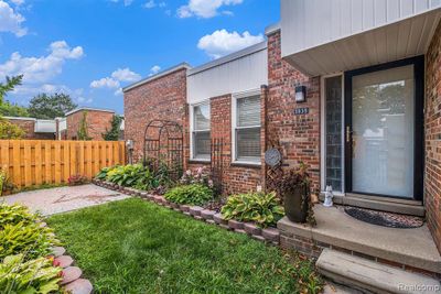 1935 Hyde Park Drive, Condo with 2 bedrooms, 2 bathrooms and null parking in Detroit MI | Image 3