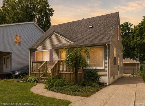 18483 Negaunee, Redford, MI, 48240-2042 | Card Image