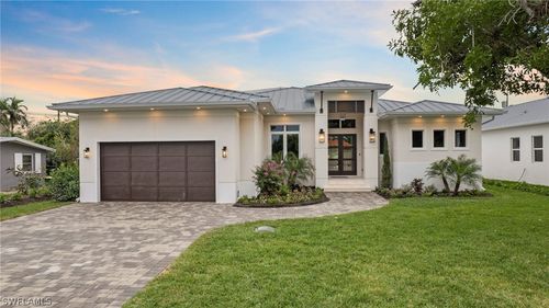 766 95th Ave N, Naples, FL, 34108-2457 | Card Image