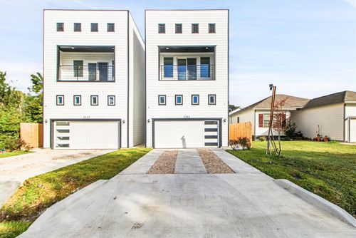 5323 Rue St, Houston, TX, 77033-4217 | Card Image