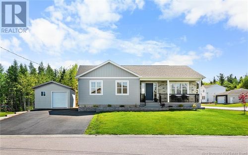 11 Joanne St, Dieppe, NB, E1A9N7 | Card Image