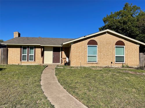 2921 Village Crest Cir, Garland, TX, 75044-7136 | Card Image